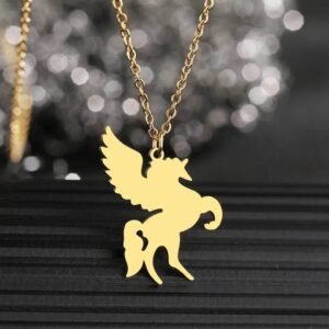 colar unicornio alado dourado